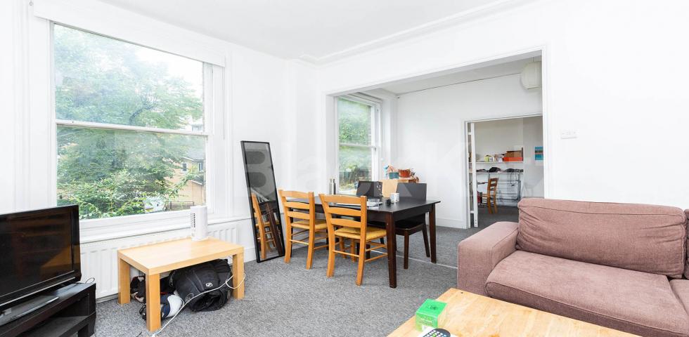 Spacious four bedroom 2 bathroom property set in a period conversion in Camden Agar Grove, Camden